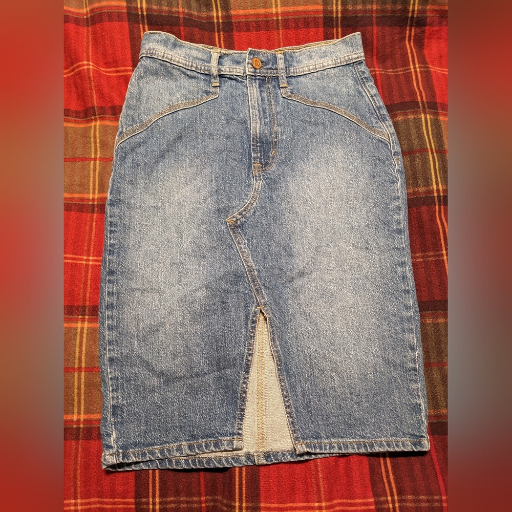 Gap Denim Pencil Skirt with Front Slit Medium Wash sz 2/26